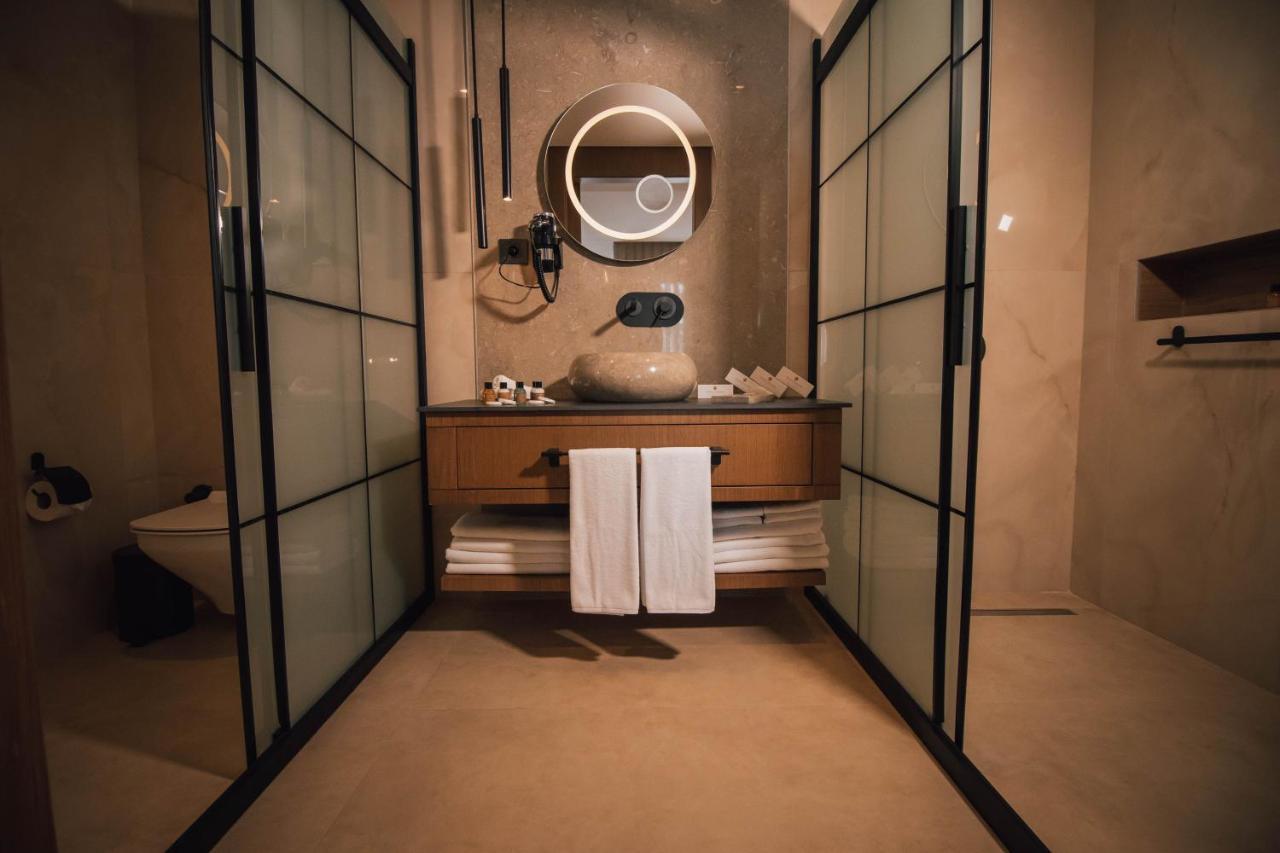 Panagia Premier Trabzon Hotel Exterior foto Bathroom of a suite at the Mandarin Oriental, Munich